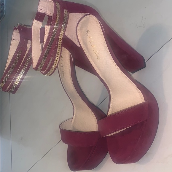 Shoes - Picture 2 of 6